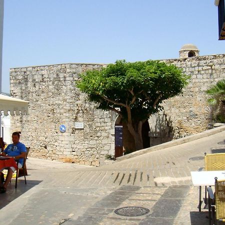 Chiki Hotell Peñíscola Exteriör bild